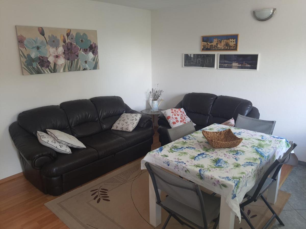 Apartman Sutivanアパートメント エクステリア 写真